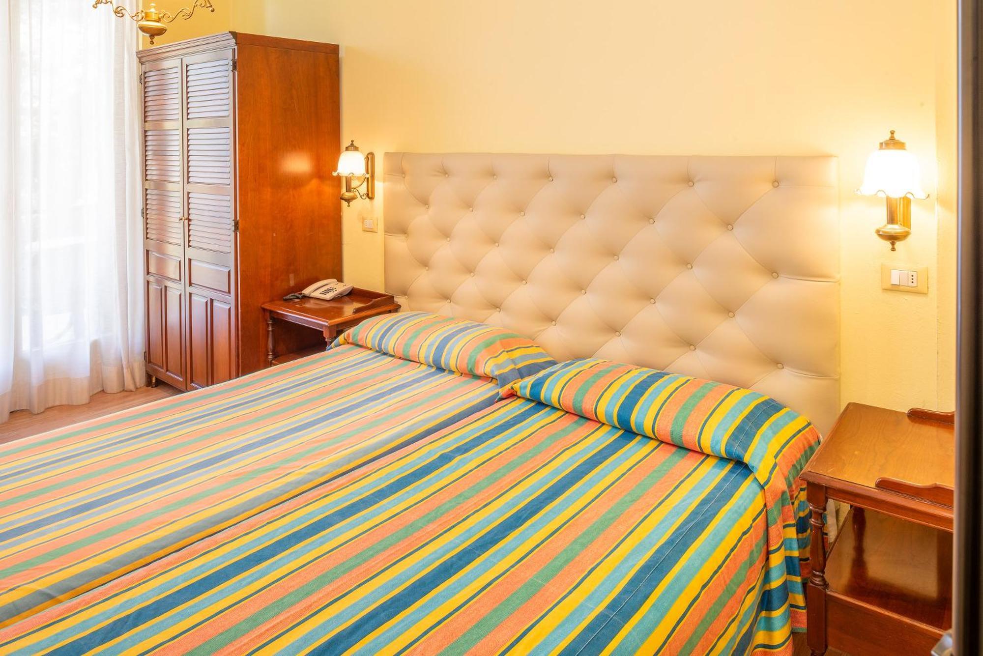Hotel Palme & Suite ガルダ エクステリア 写真